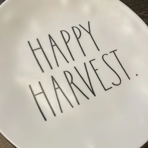 Rae Dunn melamine dinner plates - Picture 4 of 5